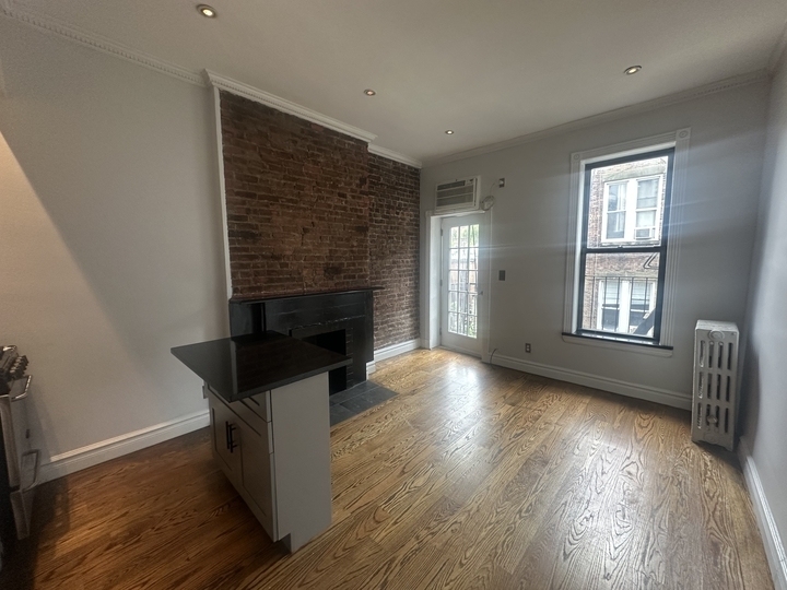 53 Leroy Street - Photo 3
