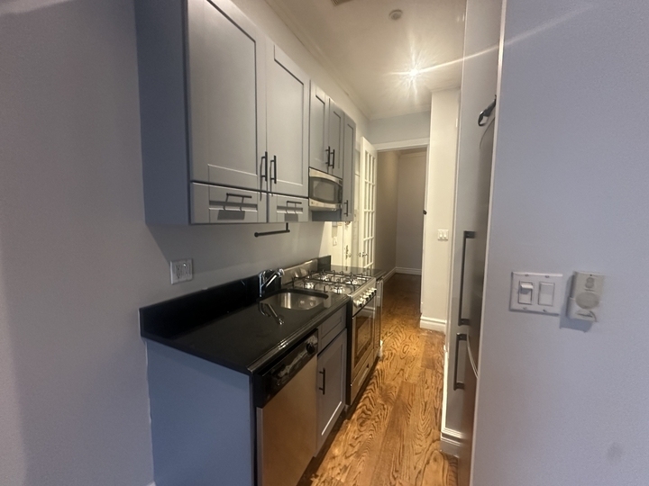 53 Leroy Street - Photo 6