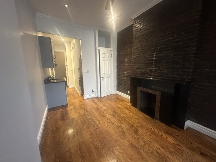 53 Leroy Street - Photo 3