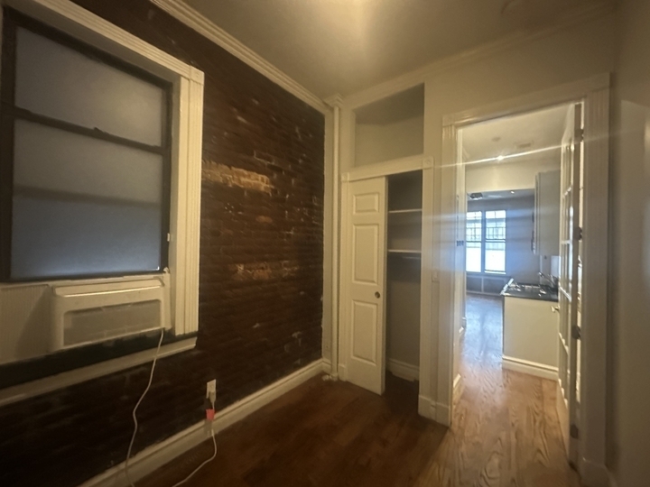 53 Leroy Street - Photo 0