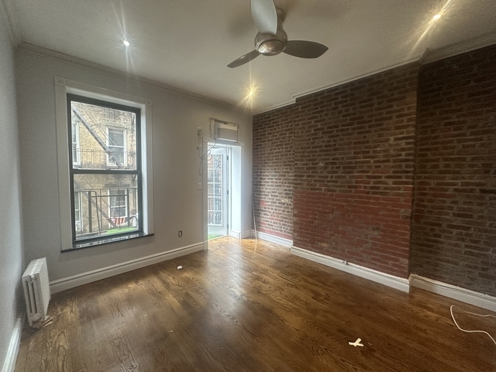 53 Leroy Street - Photo 2