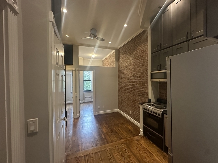 234 West 14th Street - Photo 2