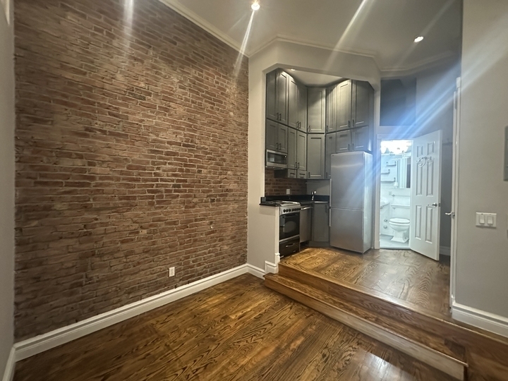 234 West 14th Street - Photo 8
