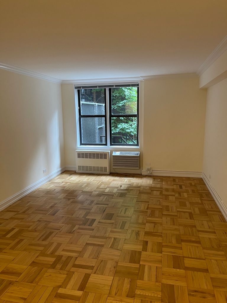 West 13th Street - Photo 3