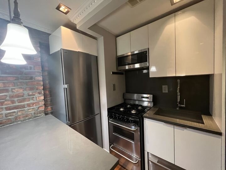 115 Mulberry Street - Photo 2