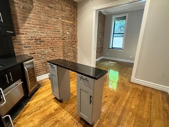 246 Mott Street - Photo 4