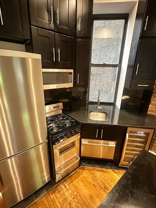 246 Mott Street - Photo 2