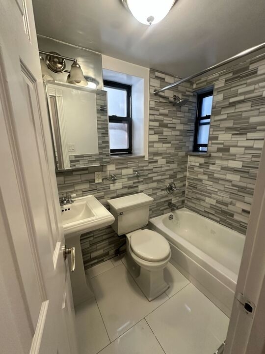 246 Mott Street - Photo 3