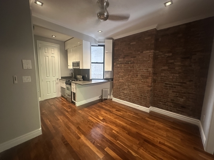 246 Mott Street - Photo 3