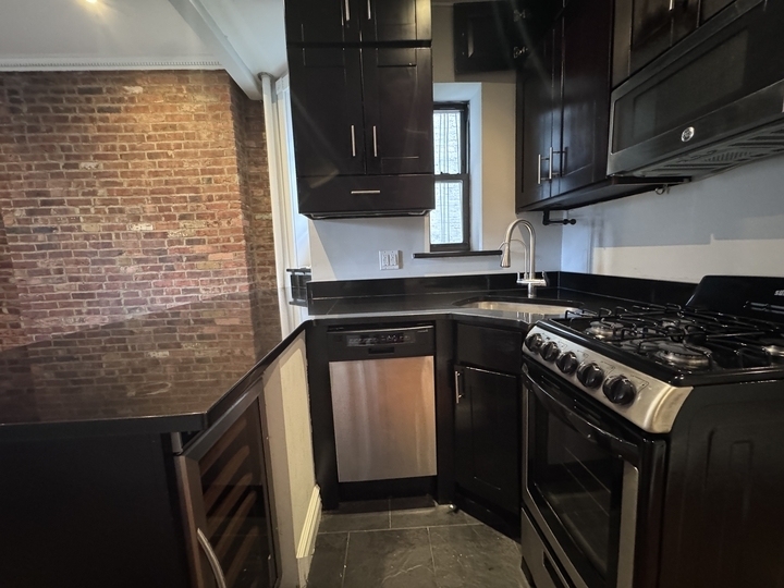 248 Mott Street - Photo 3