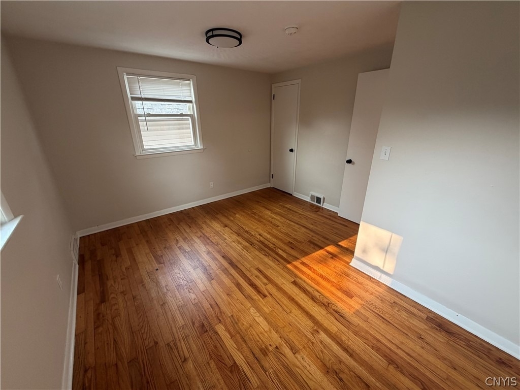 202-1 Stafford Avenue - Photo 5