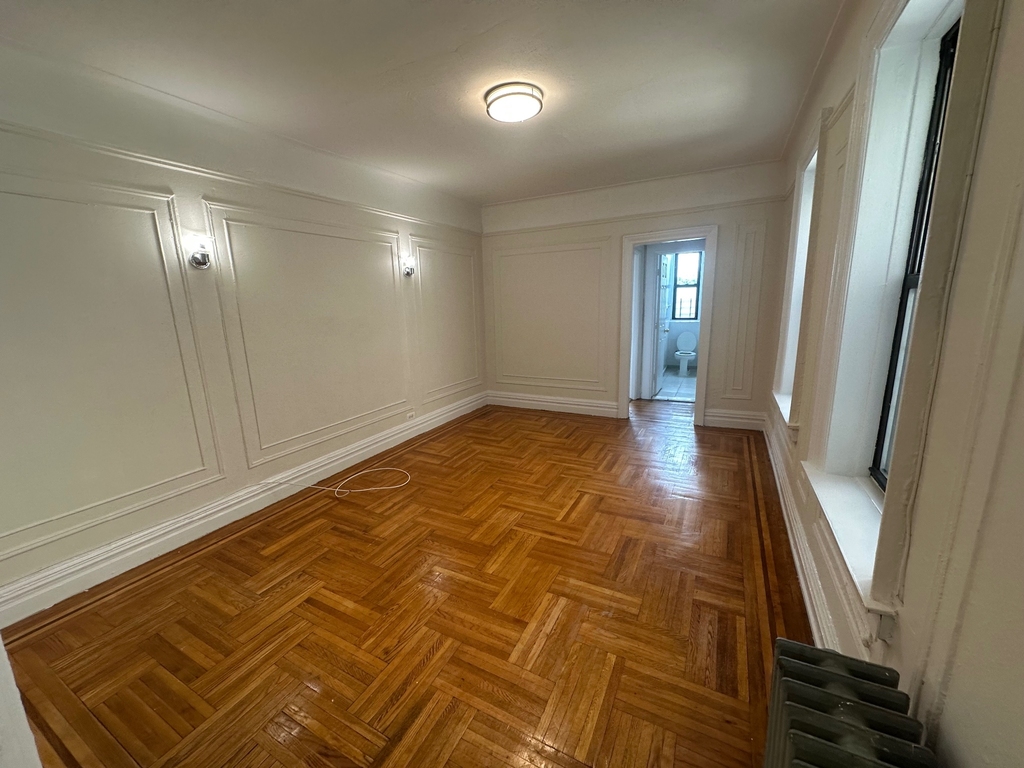 1845 Hobart Avenue - Photo 1
