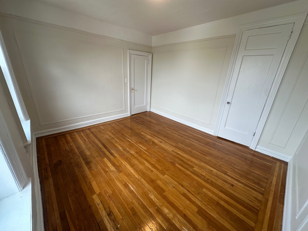1845 Hobart Avenue - Photo 12