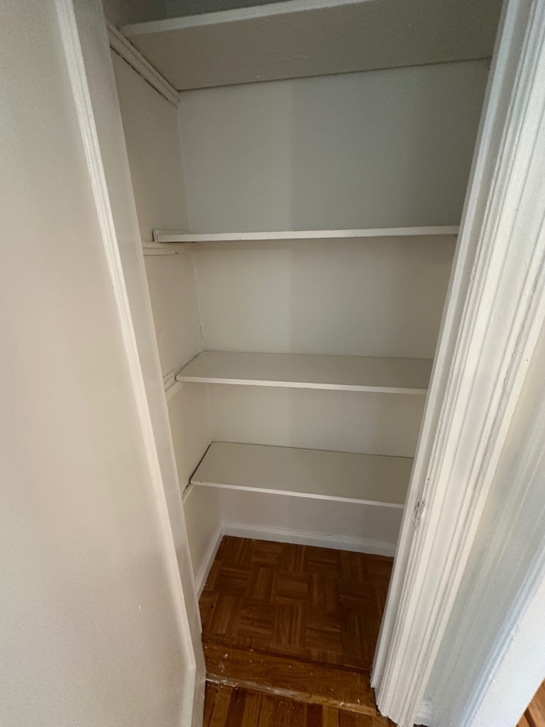 1845 Hobart Avenue - Photo 9