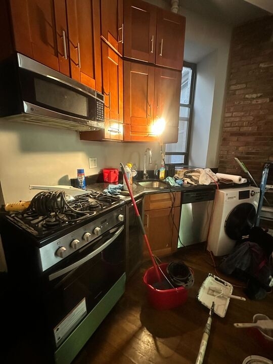 250 Mott Street - Photo 2