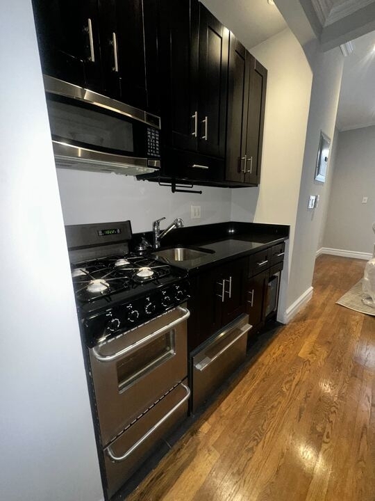 250 Mott Street - Photo 1