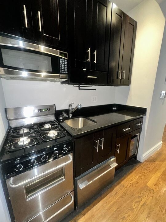 250 Mott Street - Photo 3