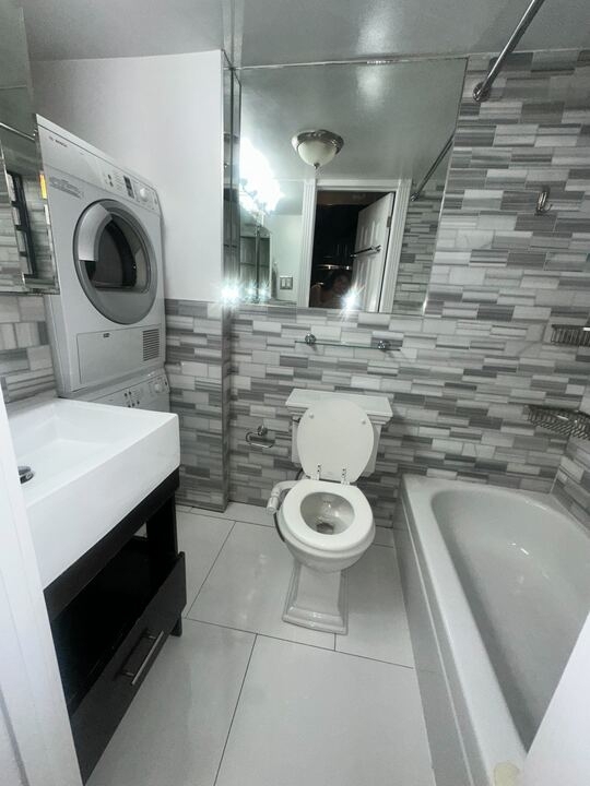 250 Mott Street - Photo 2