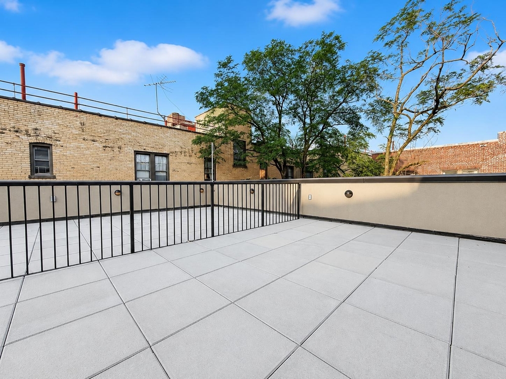 205 Cabrini Boulevard - Photo 7
