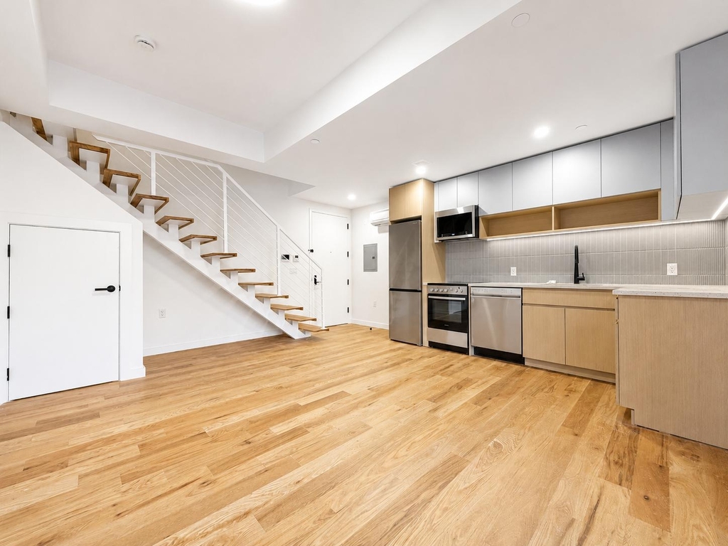 205 Cabrini Boulevard - Photo 1