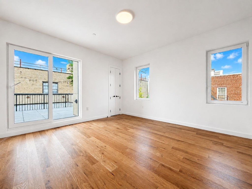 205 Cabrini Boulevard - Photo 4