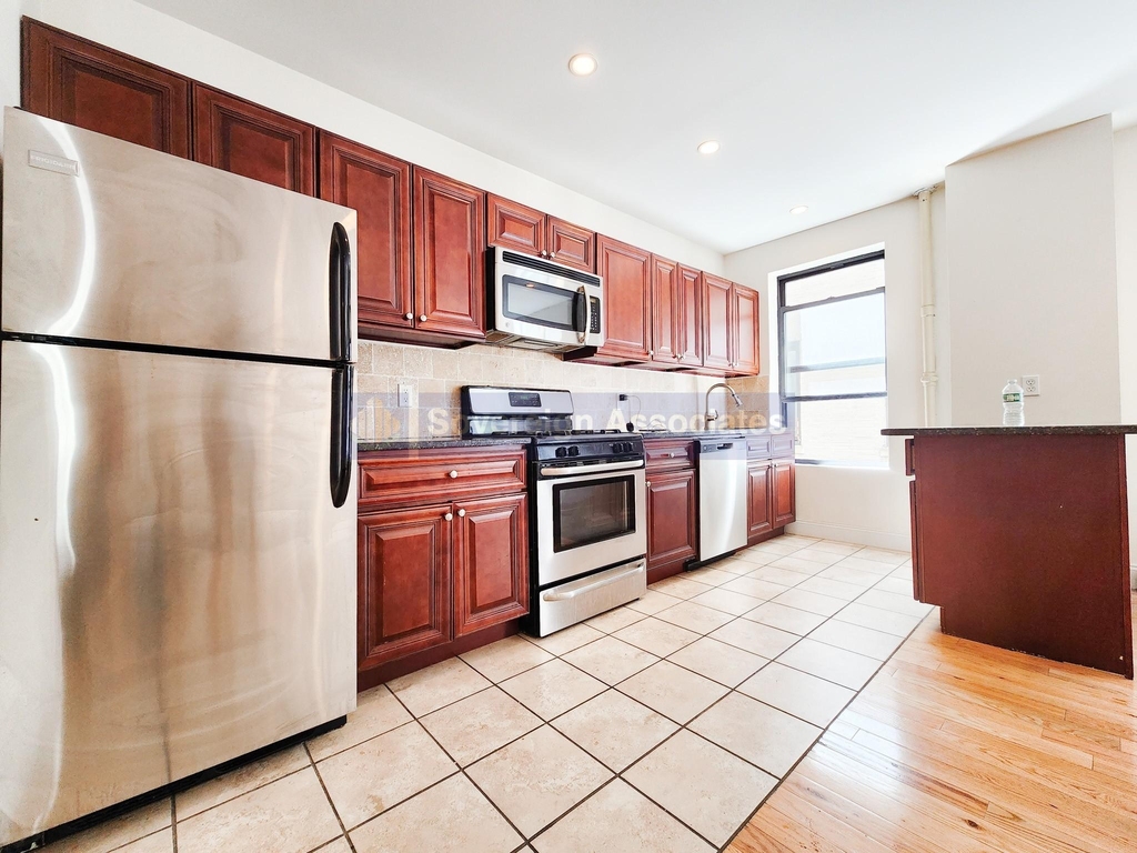 270 Fort Washington Avenue - Photo 0