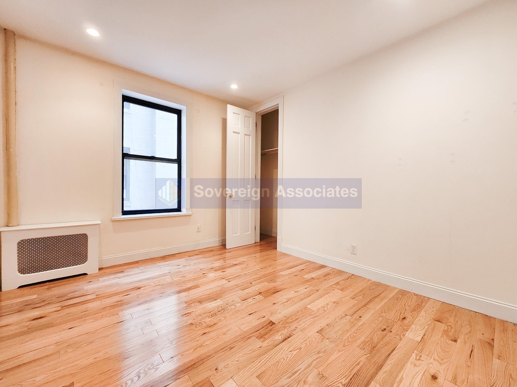 270 Fort Washington Avenue - Photo 2