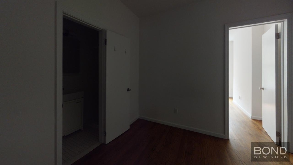 East 85th Street - Photo 6