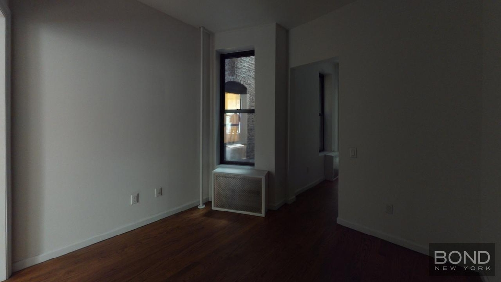 East 85th Street - Photo 8