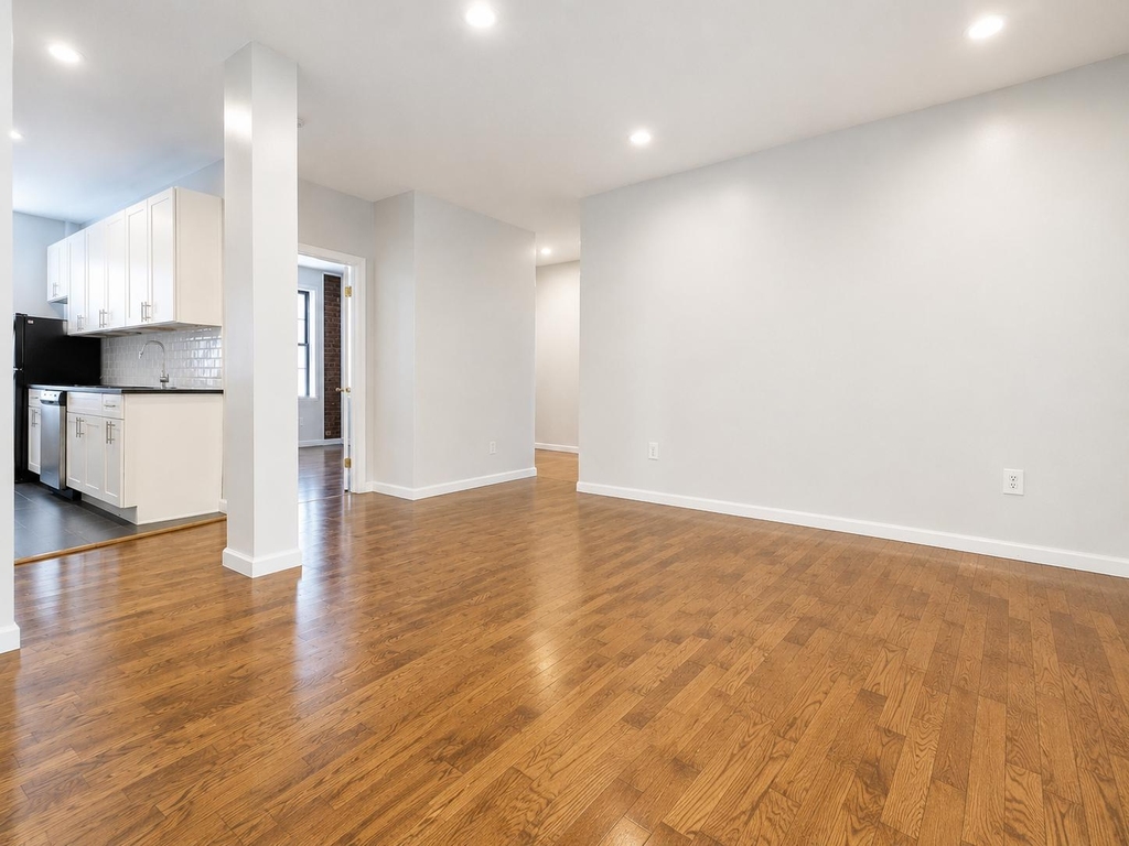 117 Post Avenue - Photo 3
