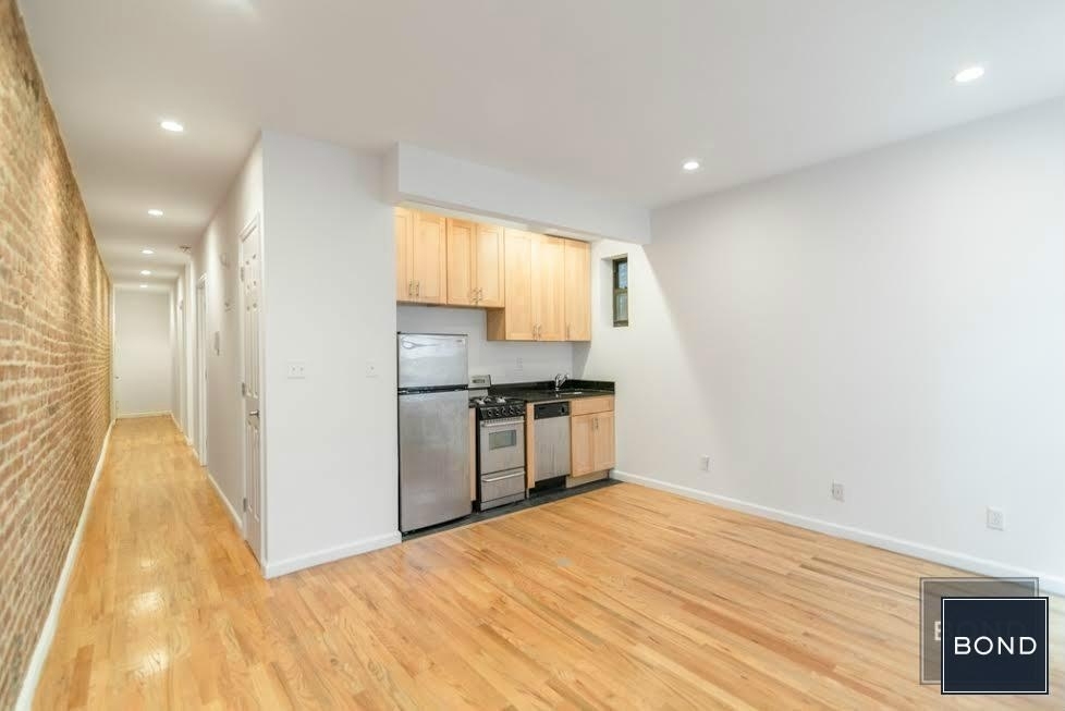 East 87 Street - Photo 0