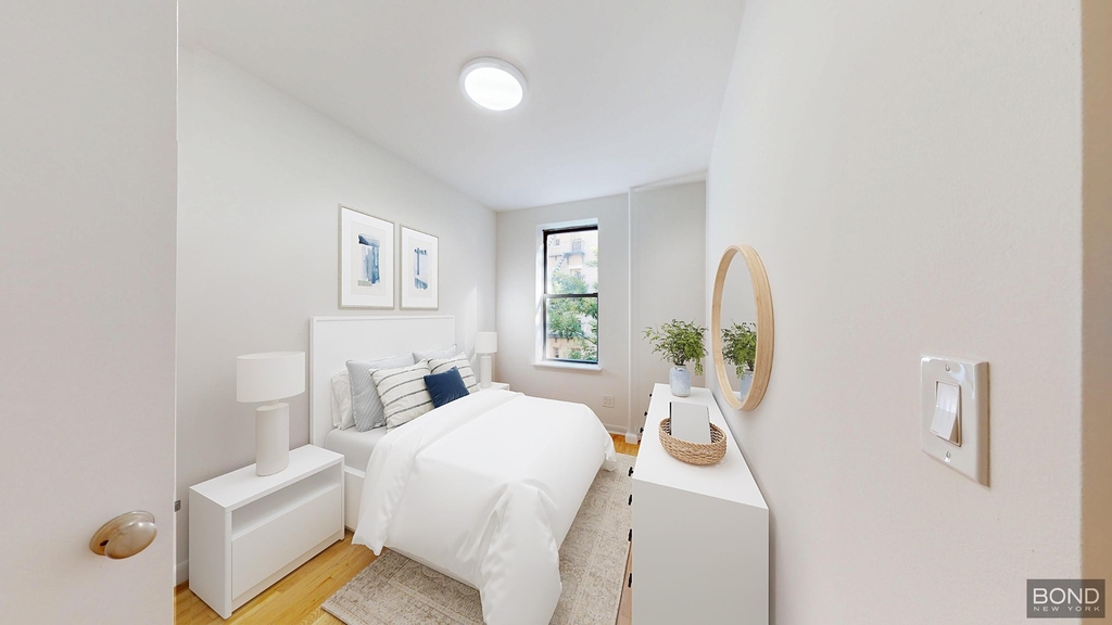 East 65 Street - Photo 3