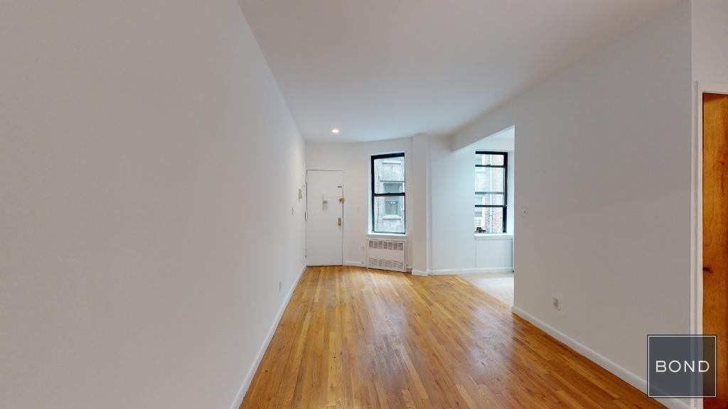 East 65 Street - Photo 7