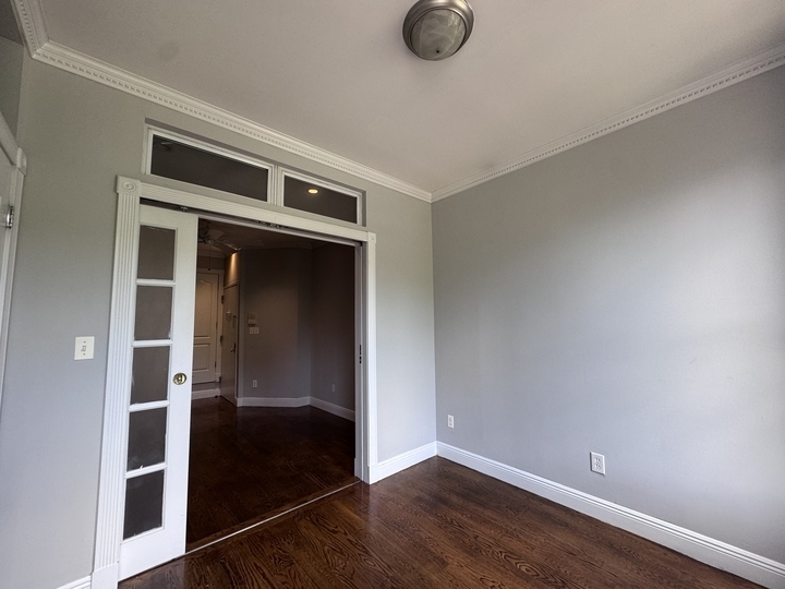 697 10th Avenue - Photo 4