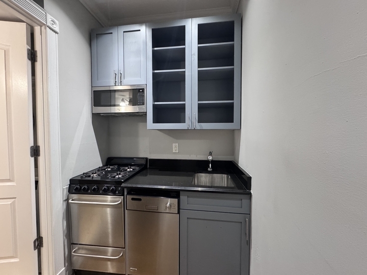 697 10th Avenue - Photo 5