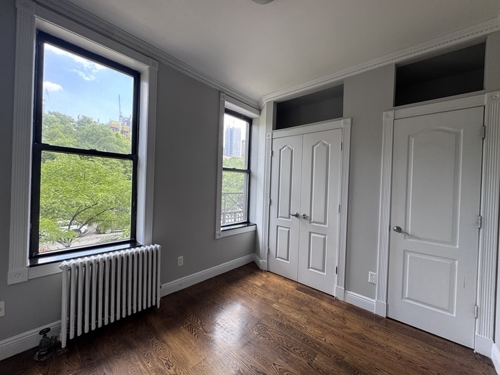 697 10th Avenue - Photo 3