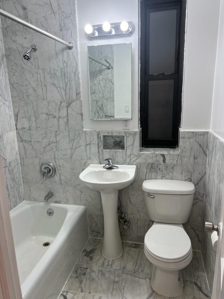 East 78th Street - Photo 2