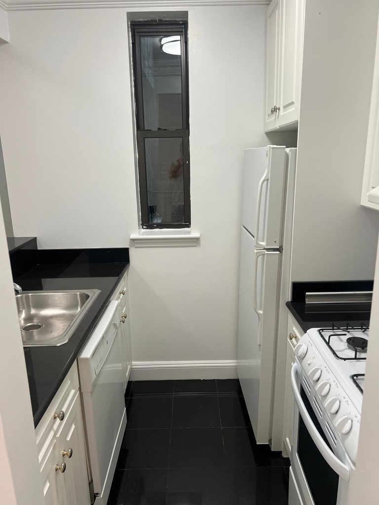 East 78th Street - Photo 0