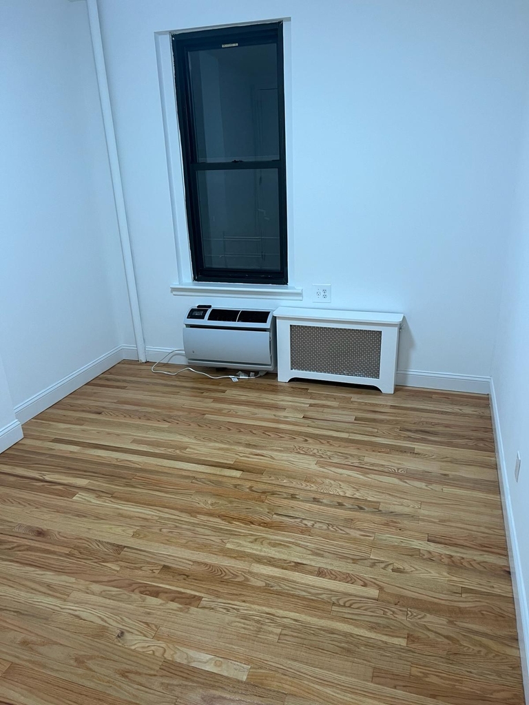 East 78th Street - Photo 3