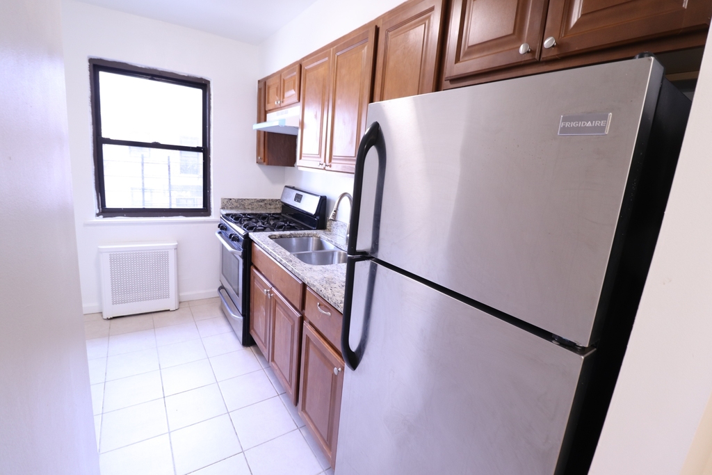 Kew Gardens Hills - Photo 4
