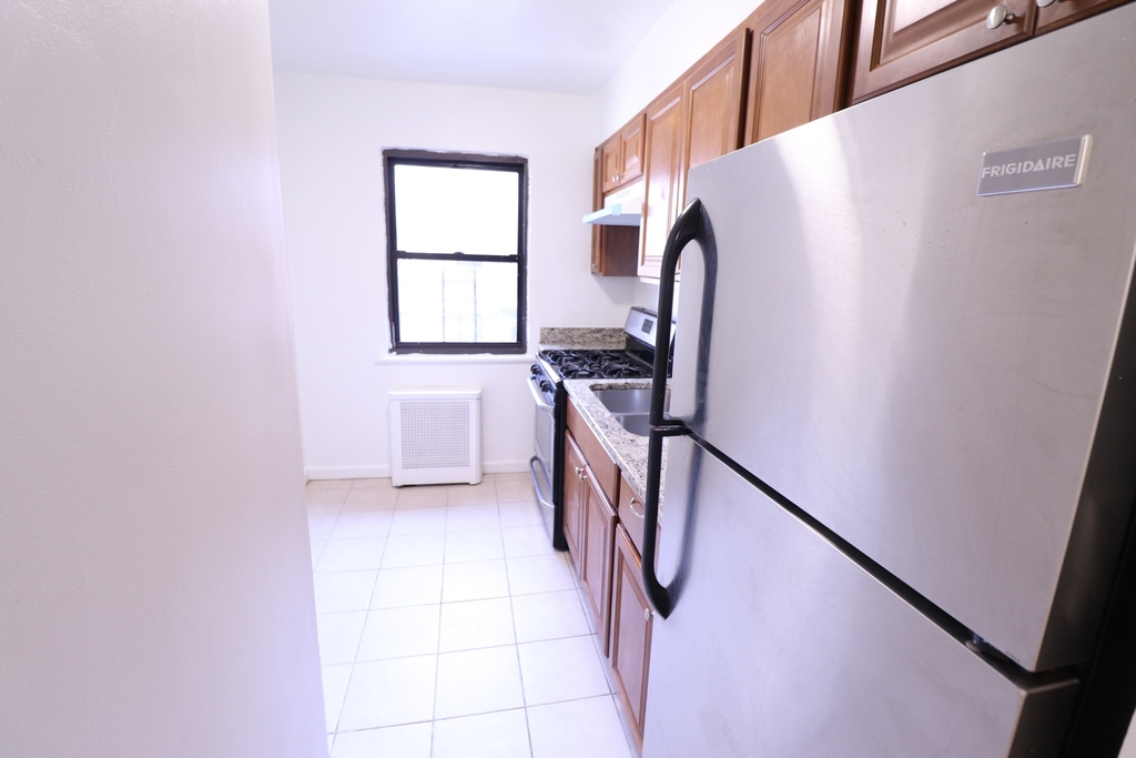 Kew Gardens Hills - Photo 3