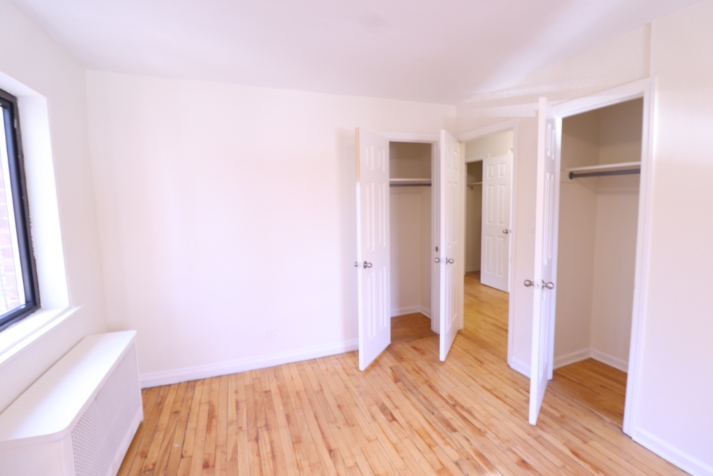 Kew Gardens Hills - Photo 9