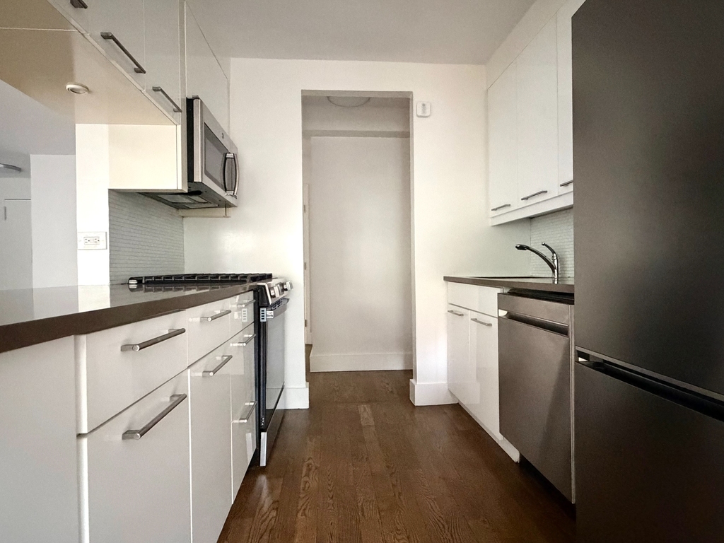 63rd Street & 3rd Avenue - Photo 4
