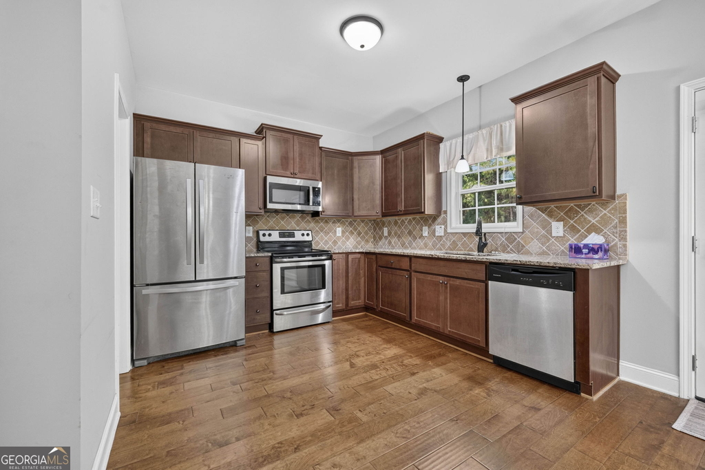 1849 Blackstone Way - Photo 6