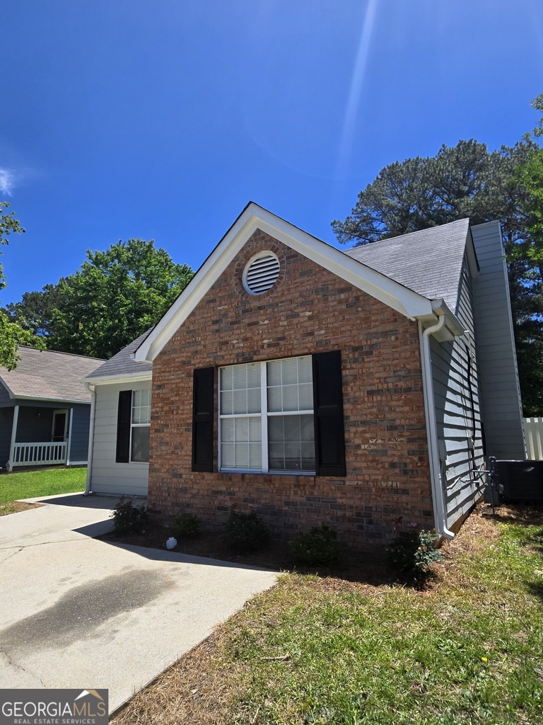 1504 Cain Court N - Photo 1