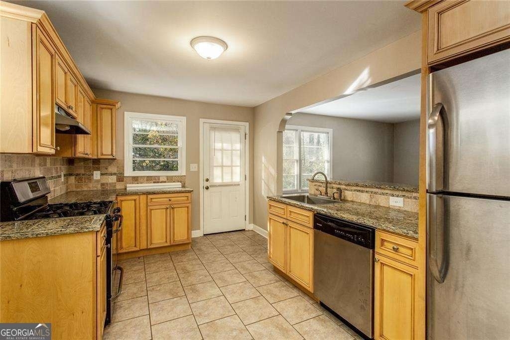 2720 Stonecreek Road Se - Photo 5