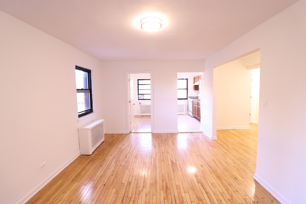 Kew Gardens Hills - Photo 3