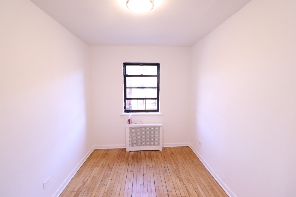 Kew Gardens Hills - Photo 4