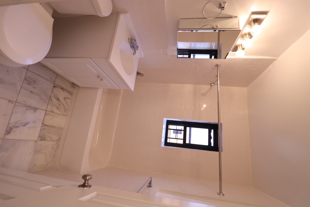 Kew Gardens Hills - Photo 9