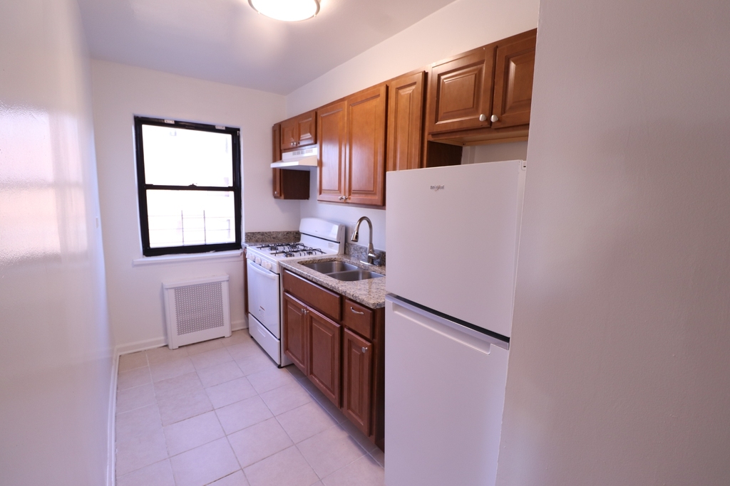 Kew Gardens Hills - Photo 7
